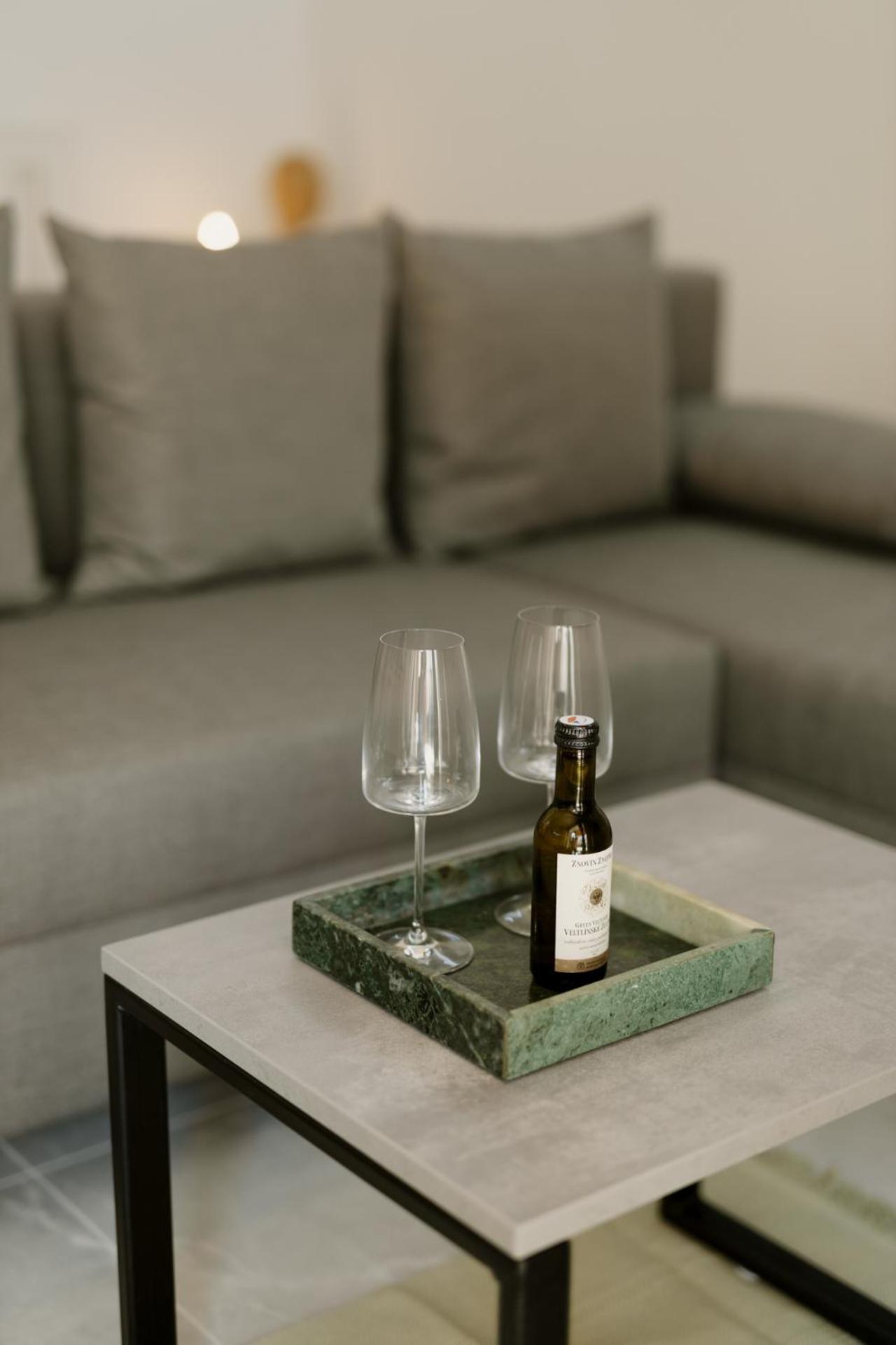 Balance Apartments Зноймо Экстерьер фото